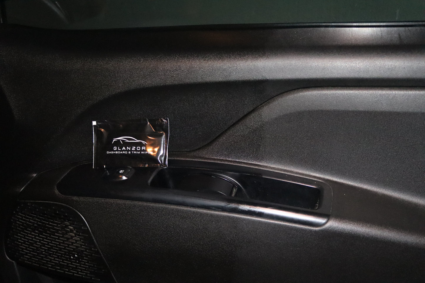 Glanzor Tek Kullanımlık Torpido & Plastik Trim Parlatıcı - Torpido Parlatıcı Mendil